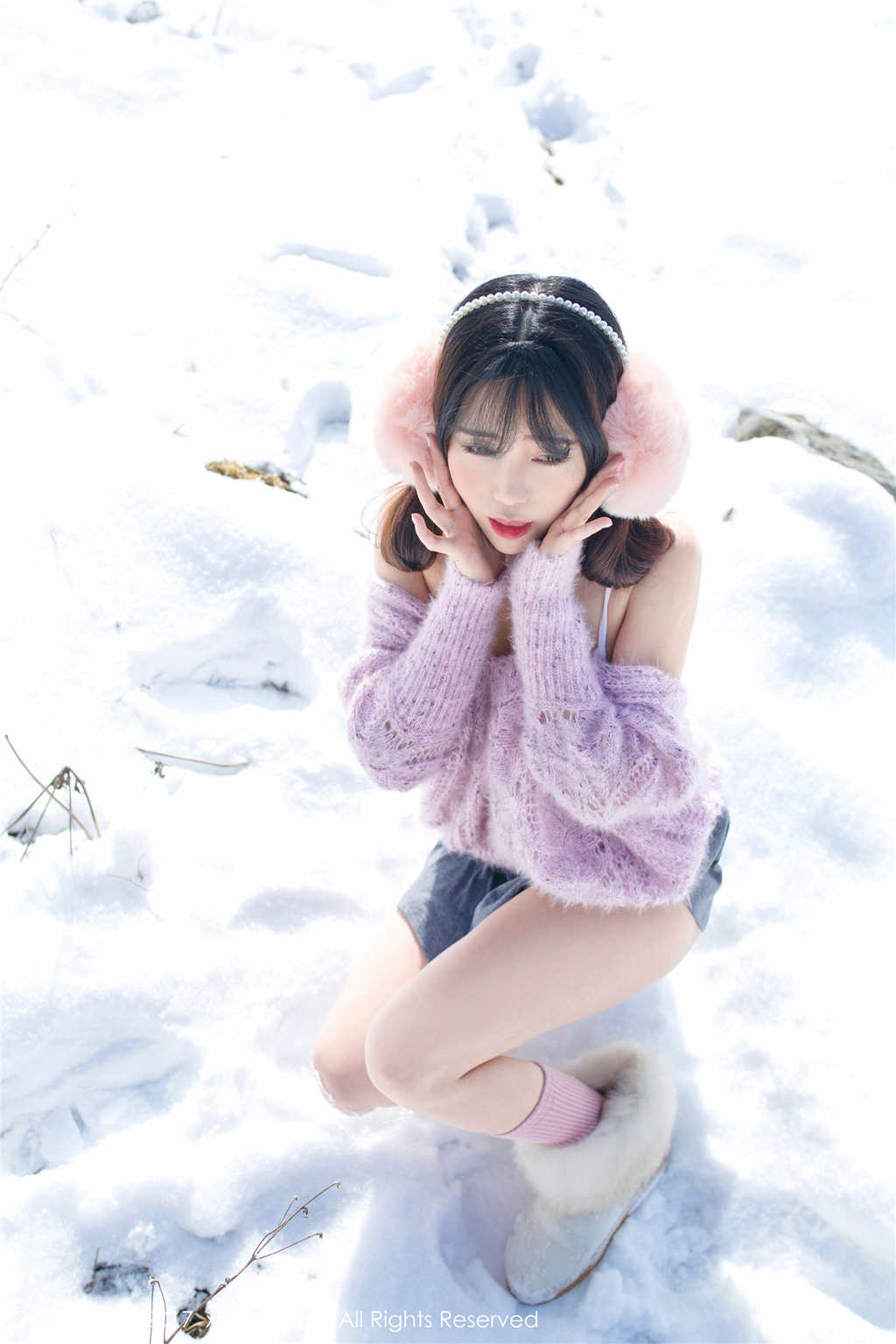 日本雪地裸拍大胆美女艺术图片《美丽冻人》(3)(点击浏览下一张趣图)