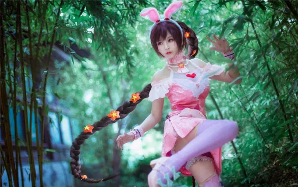 斗罗大陆中小舞穿学生服真人COSPLAY大图写真(4)(点击浏览下一张趣图)