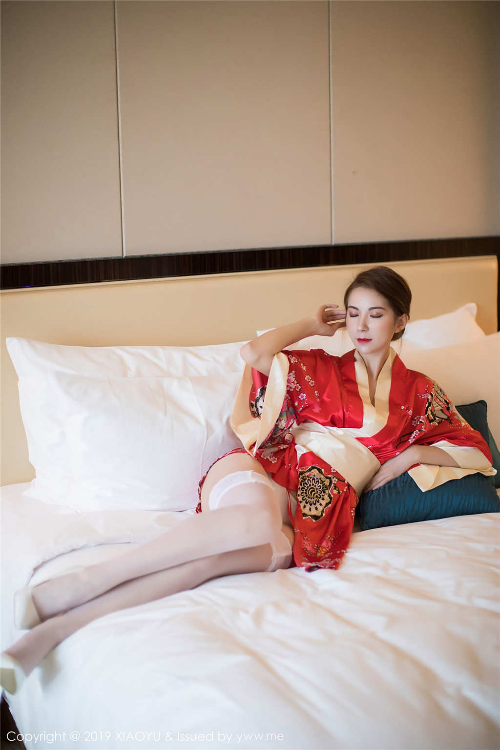 陈良玲carry写真视频床上性感和服写真美图(点击浏览下一张趣图)