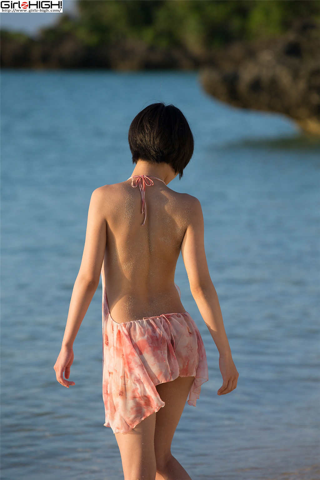 海边泳装中老年妇女图片(5)(点击浏览下一张趣图)