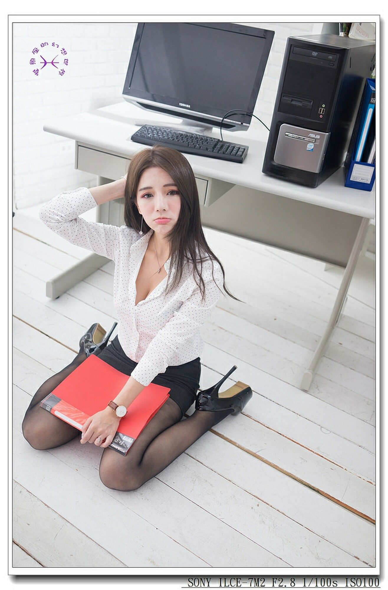 新来的女秘书短裙黑丝ol女郎100p(2)(点击浏览下一张趣图)