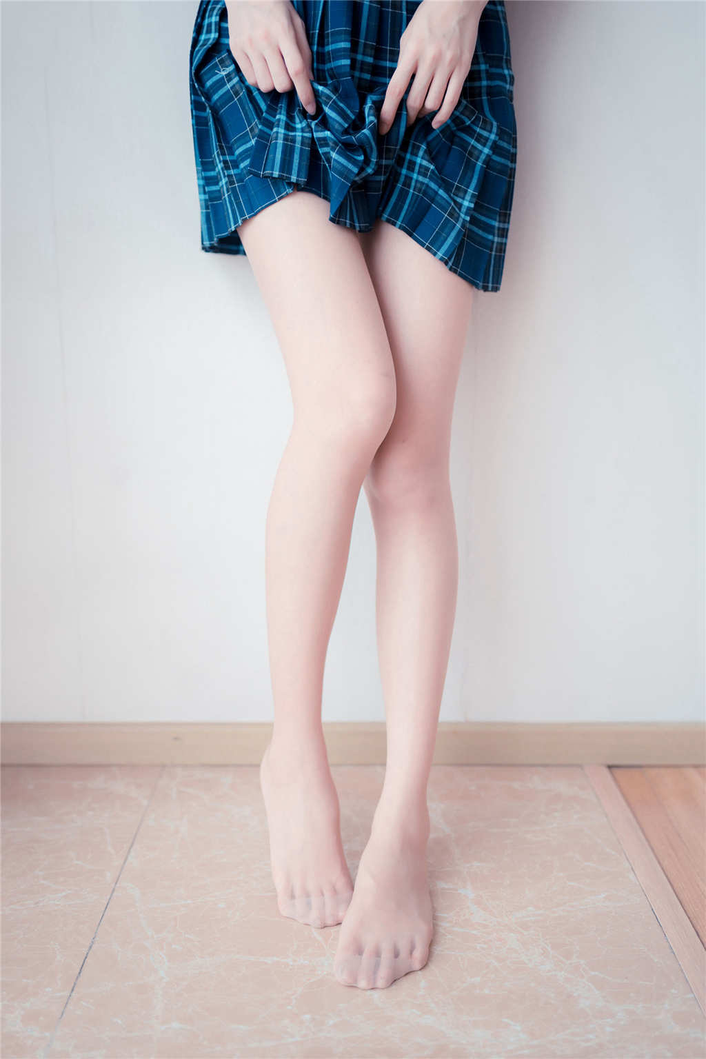 [丝袜美脚]年轻女人的脚底的图片(2)(点击浏览下一张趣图)