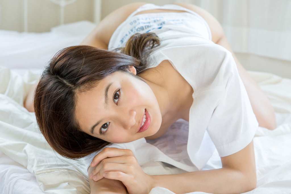 日本艳妇卧室图片(3)(点击浏览下一张趣图)
