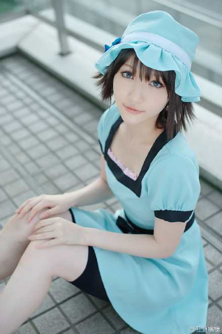 飞雪model可爱浅蓝色裙子户外写真(2)(点击浏览下一张趣图)