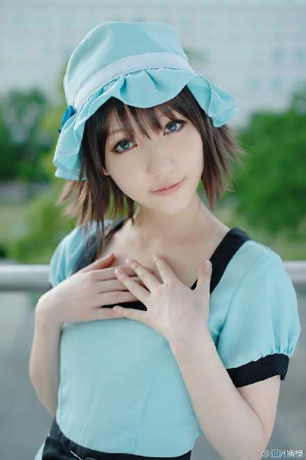 飞雪model可爱浅蓝色裙子户外写真(5)(点击浏览下一张趣图)