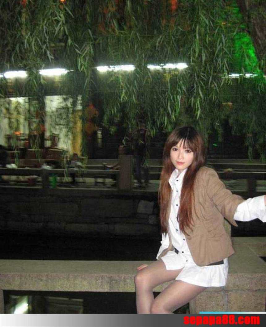 上海大学生模特黑丝美腿自拍(点击浏览下一张趣图)