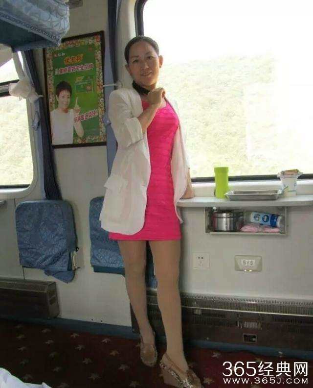 贵在真实的中老年模特—丝袜美熟女的火车旅程(点击浏览下一张趣图)