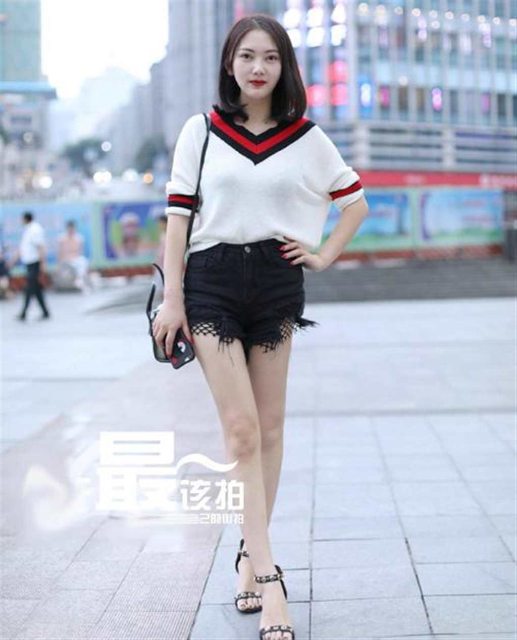 路人街拍: 北京女孩, 穿衣开放程度, 不输国外, 不愧是帝都(点击浏览下一张趣图)