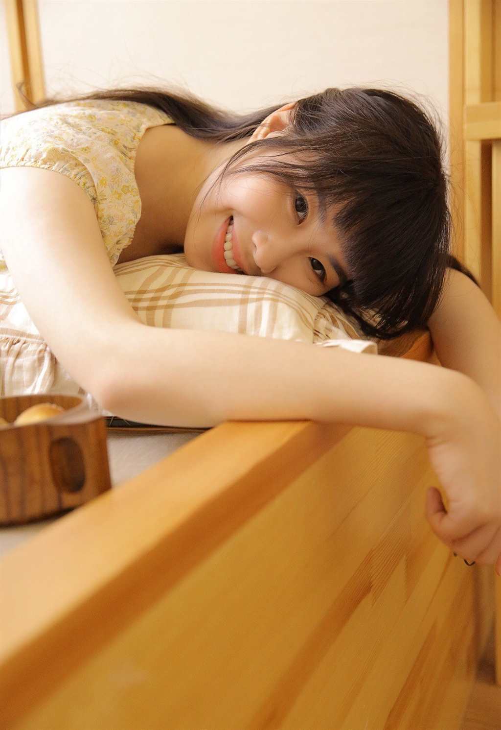 日本素人美女床上娇羞玉足美腿人体大胆诱惑(点击浏览下一张趣图)