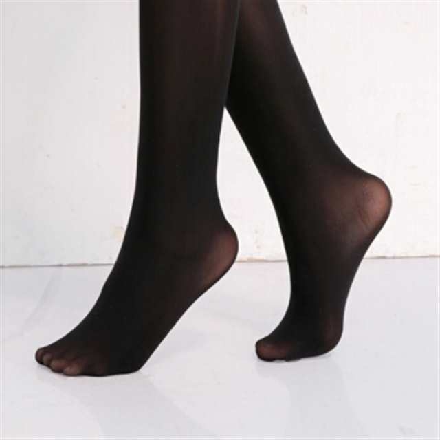 黑色个性性感高跟鞋转让 随机赠送丝袜一双(2)(点击浏览下一张趣图)