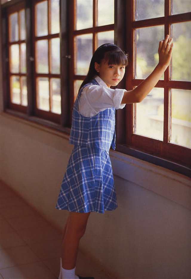 西村理香真实年龄从小受日本人折磨的女孩子(点击浏览下一张趣图)