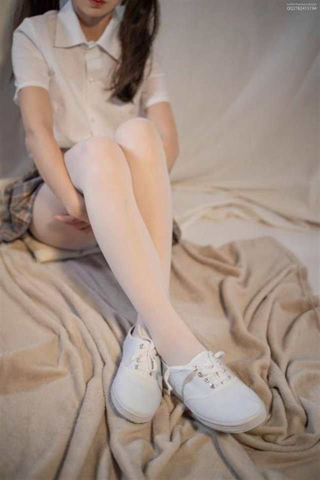 [森萝财团] jkfun-052 白丝网鞋合辑 13d白丝 默陌 芝士(点击浏览下一张趣图)