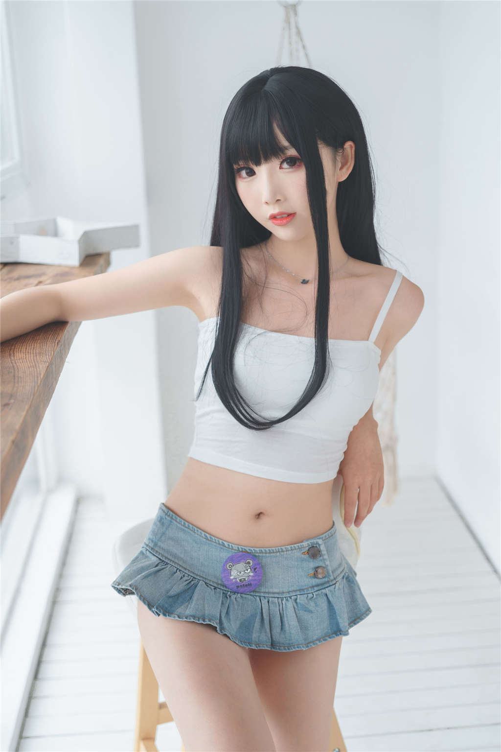 莲妹创可贴C字裤福利COSPLAY写真(4)(点击浏览下一张趣图)