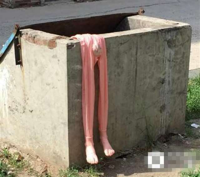 性用品扔垃圾箱被扒出来,心会影响到孩子的心理健康