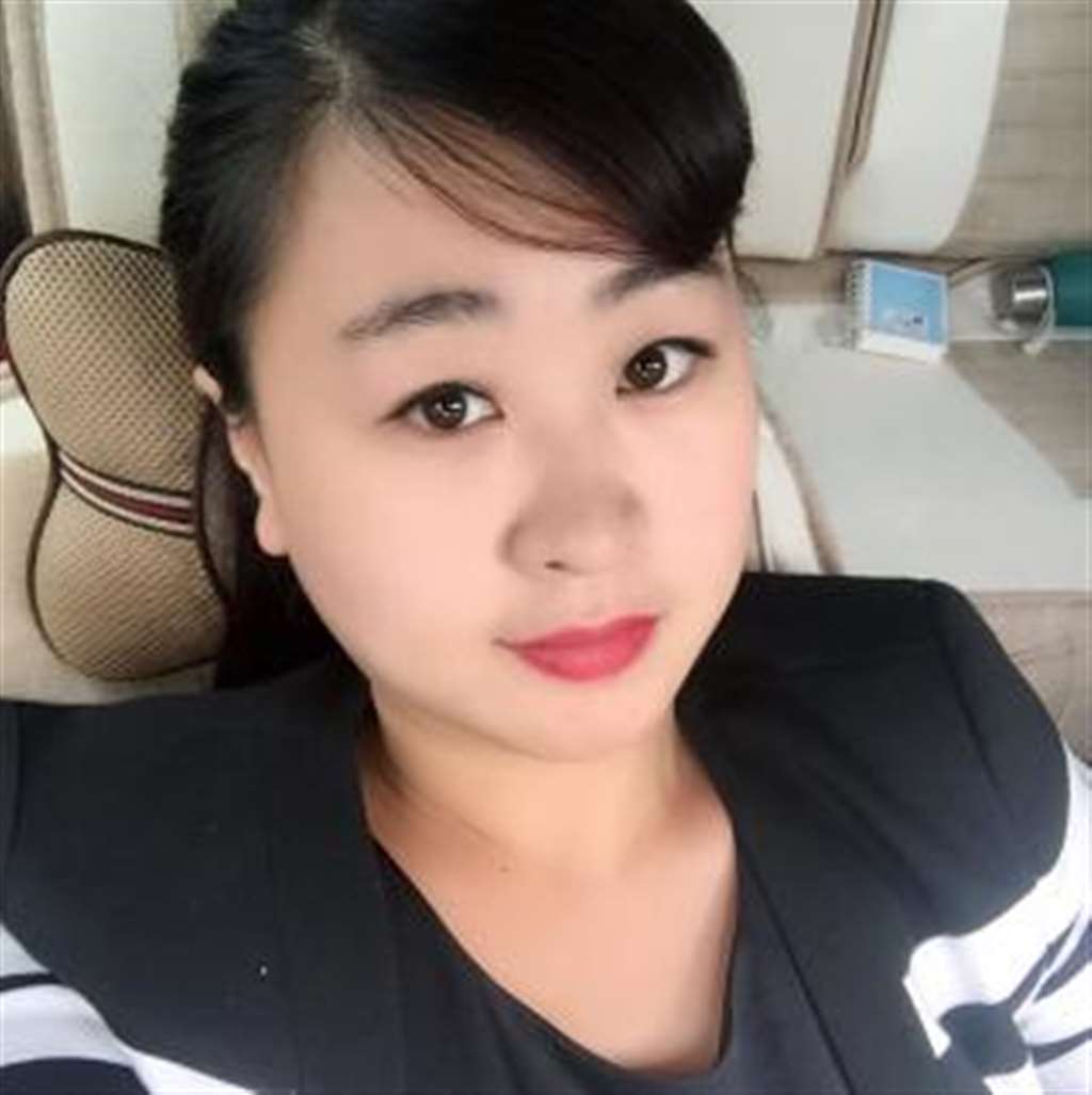 三十岁女人普通生活照同一人 会员照片