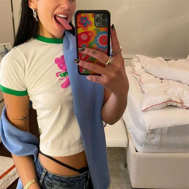 为什么穿低腰裤的女生腰上总有两根带子