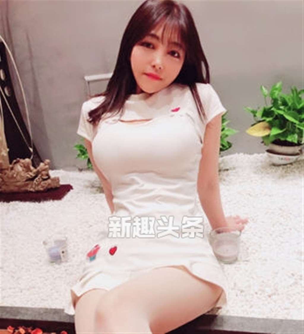 樱晚gigi的微博自拍