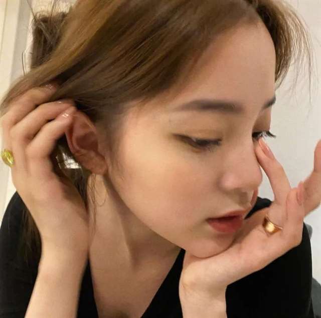 女士微信头像大气端庄