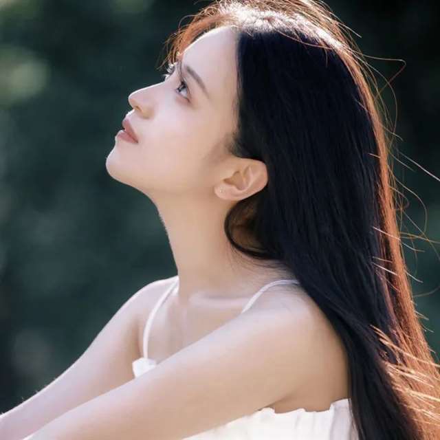 女士微信头像大气端庄