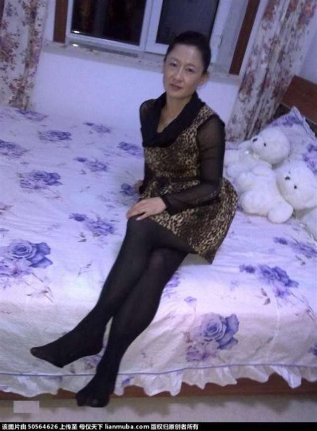 玩弄高大肥美的熟妇大腚,重现肉感美,胖不等于丑