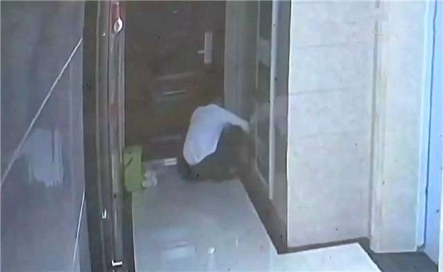 闻女鞋甜女鞋味道，毁三观！