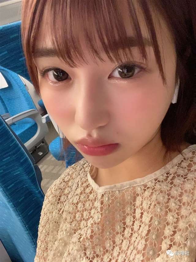 桃乃木香奈、伊藤舞雪和唯井真寻R18片场自拍图集