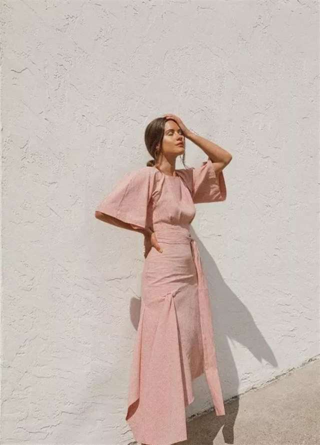 微胖，很多妹子觉得头疼，不知道拿那些肉肉怎么办