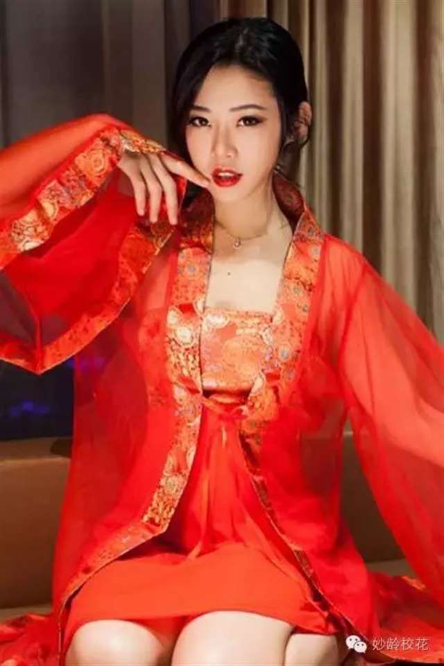 luvian古装红衣艺术照