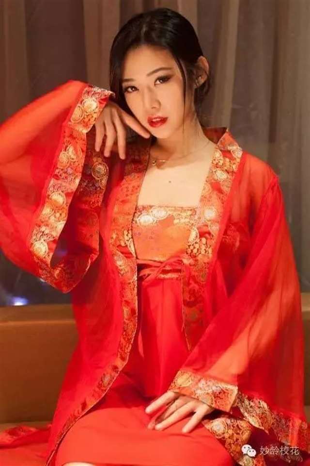 luvian古装红衣艺术照