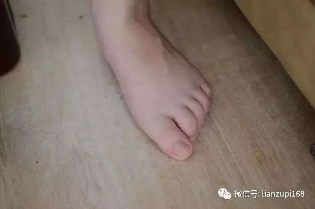 高清美足恋 修长的脚趾不断挑动你的心弦