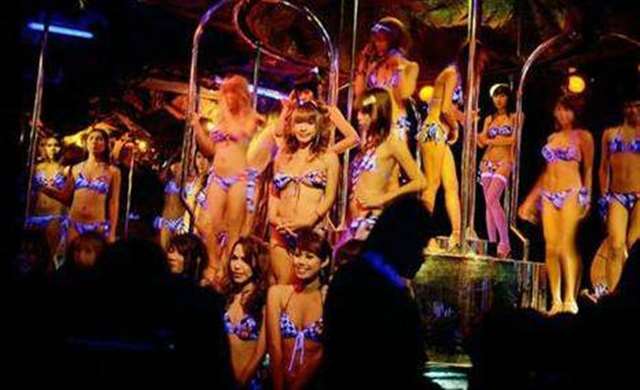 无下装十点后舞蹈视频全身赤果果!