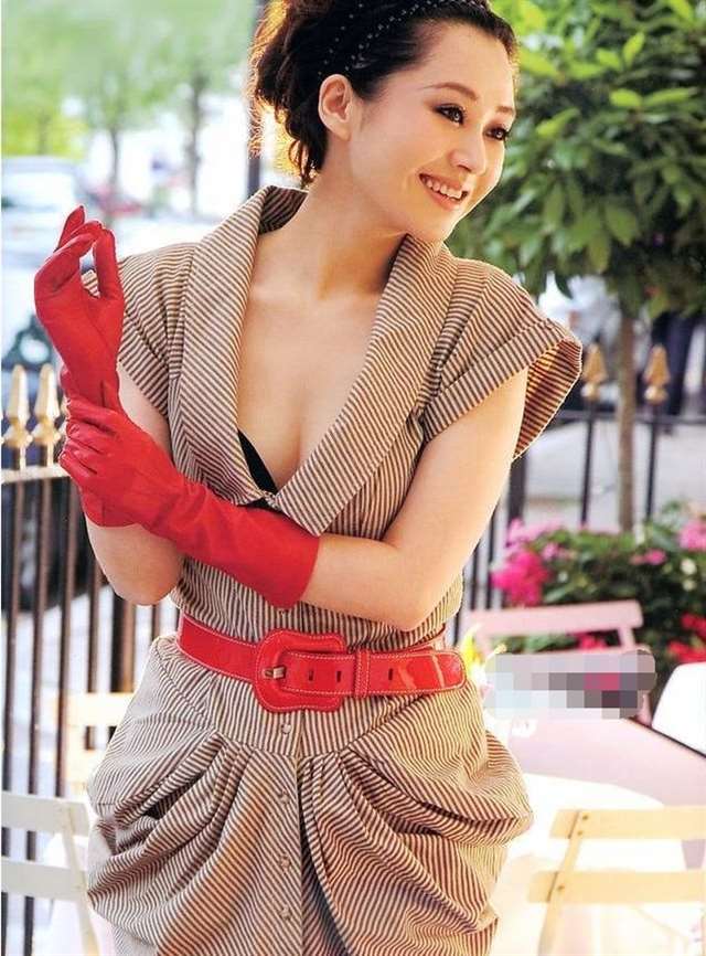 许晴越老越有韵味儿，活出了女人羡慕的生活状态