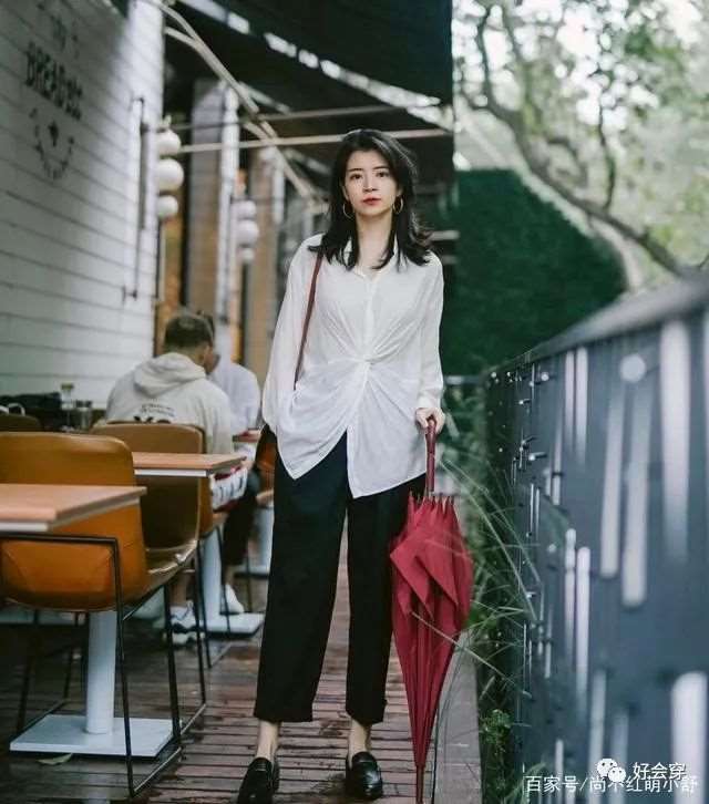 夏天最常见的单品，作为中年女人的你会想到什么？