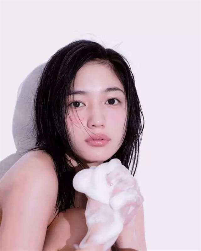 清纯到透明 川口春奈