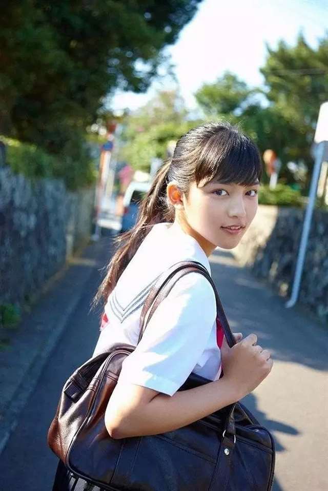 清纯到透明 川口春奈