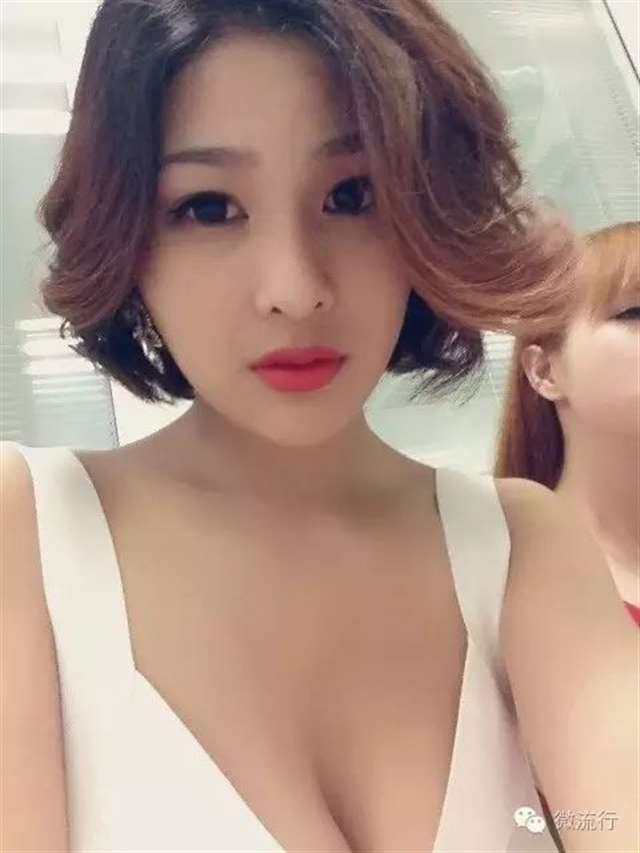 闫盼盼生活照大放送