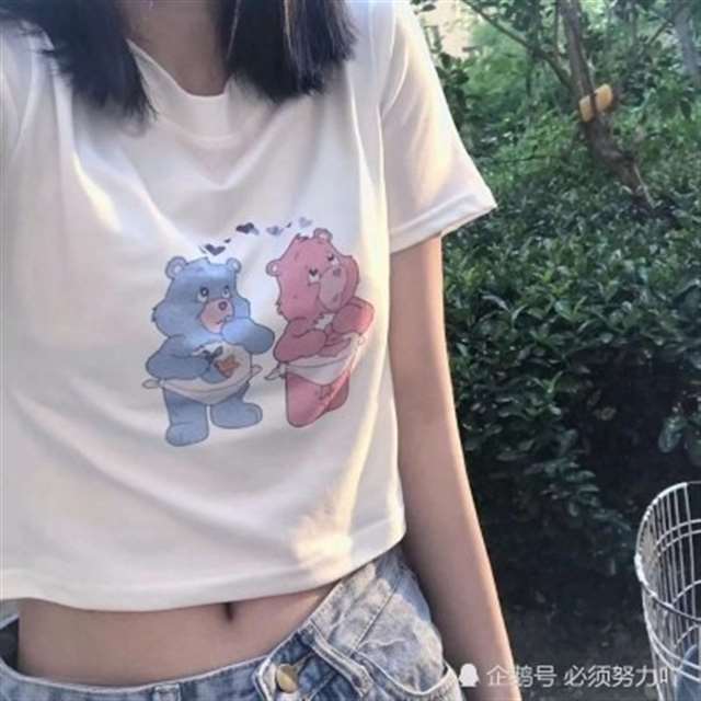 女孩子前面鼓鼓的尴尬图片