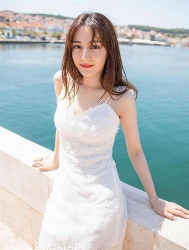 有的女人一看就很妩媚,一般都有这4个特点