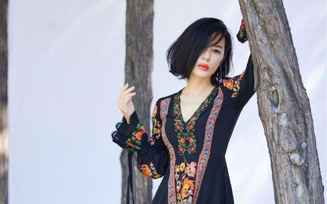 有的女人一看就很妩媚,一般都有这4个特点