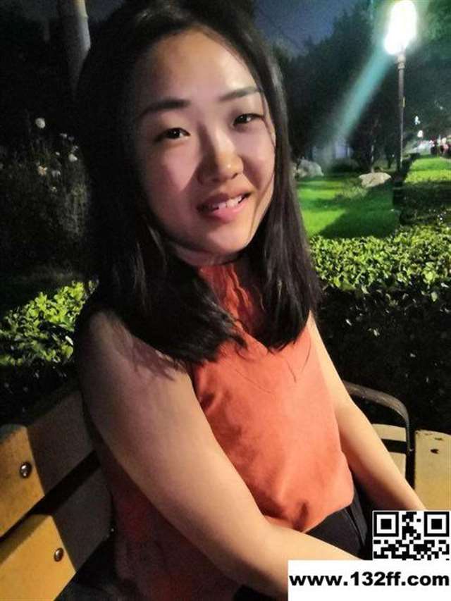 97年妩媚小少妇露脸,圆圆的脸蛮可爱