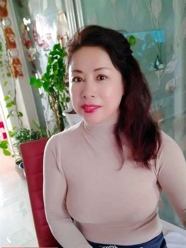 风韵犹存的中年女人、50岁了依然风韵犹存