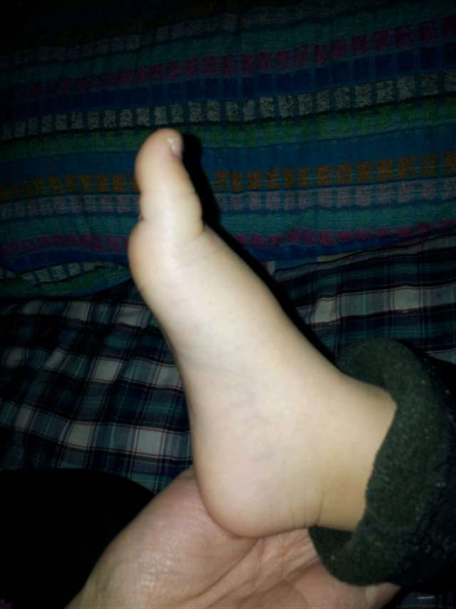 脚控福利美熟妇的臭丝脚