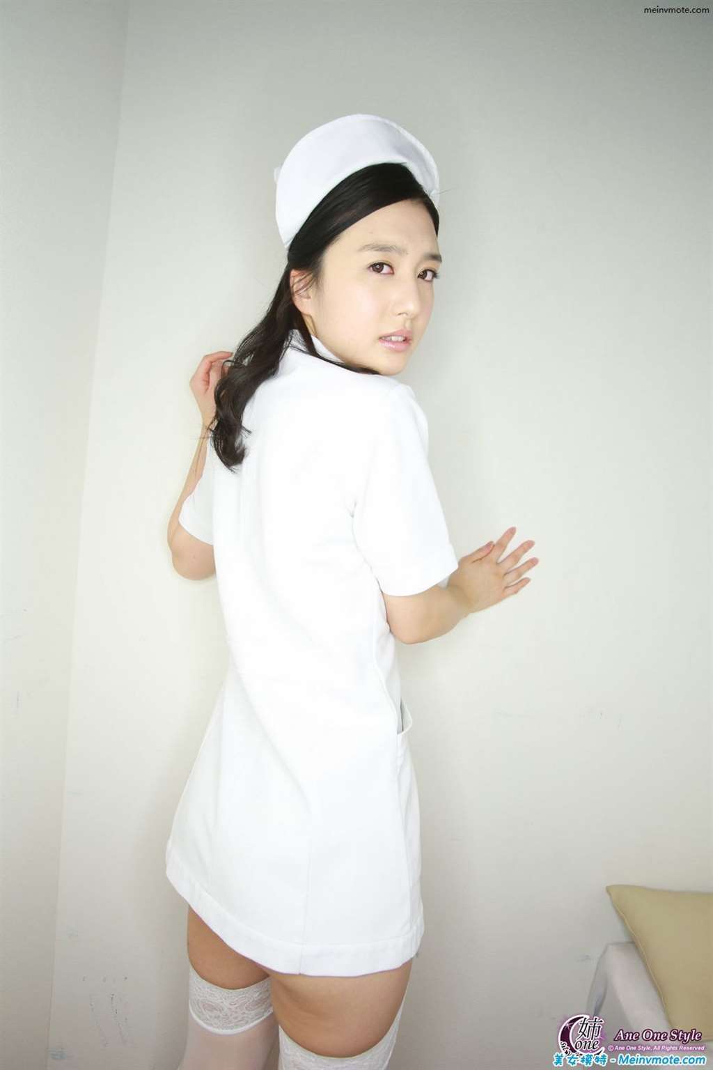 深入检查巨乳肥臀美女小护士大胆纯白制服诱惑亚洲人体艺术图片