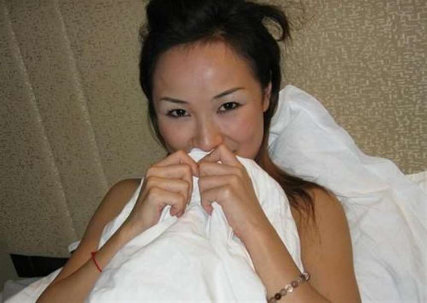 台妹旅馆自拍照(15p)_网友自拍