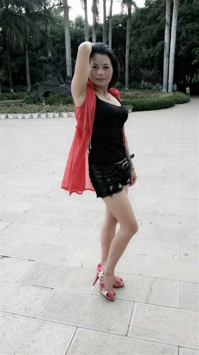 40岁熟女 穿衣比少女好看多了