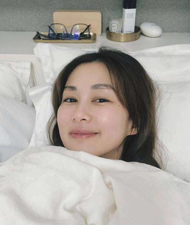 圈内人妻素颜大盘点,岑丽香获最美妈妈,郑秀文暴汗