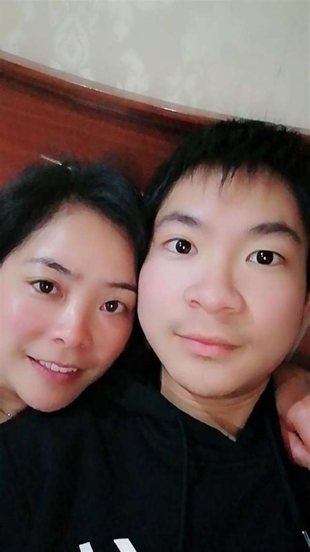 第一次和小情人自拍