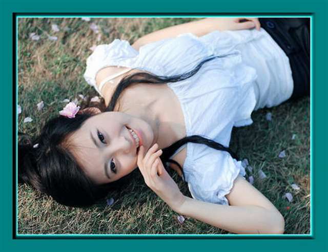 开胸黑纱裙美女 完整曲线身材