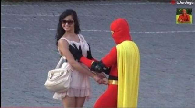 小心乳房超人袭胸--监管在线-中国警察网