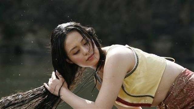 农村俗话:穷单身富寡妇,寡妇有田无人耕是啥意思?